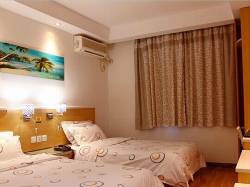hotelPic