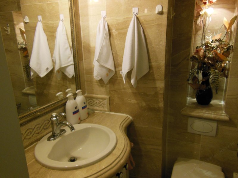 hotelPic