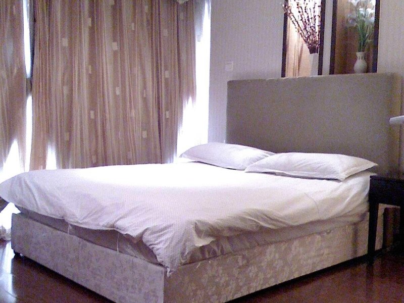hotelPic