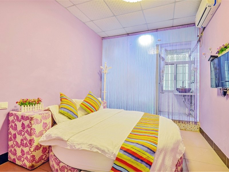hotelPic