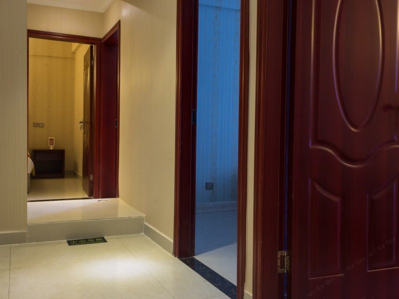 hotelPic