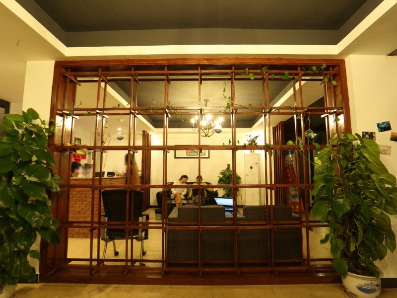 hotelPic