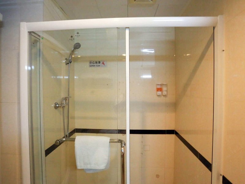 hotelPic