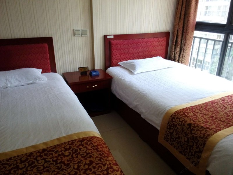 hotelPic