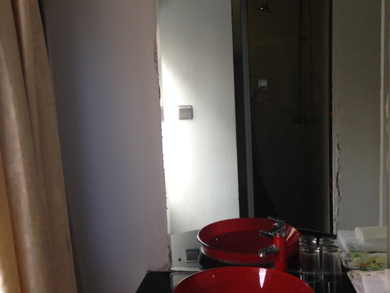 hotelPic