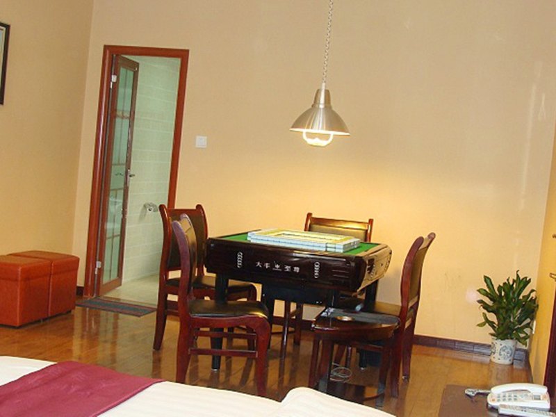 hotelPic