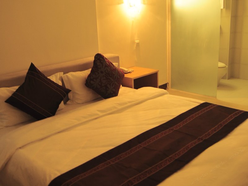 hotelPic