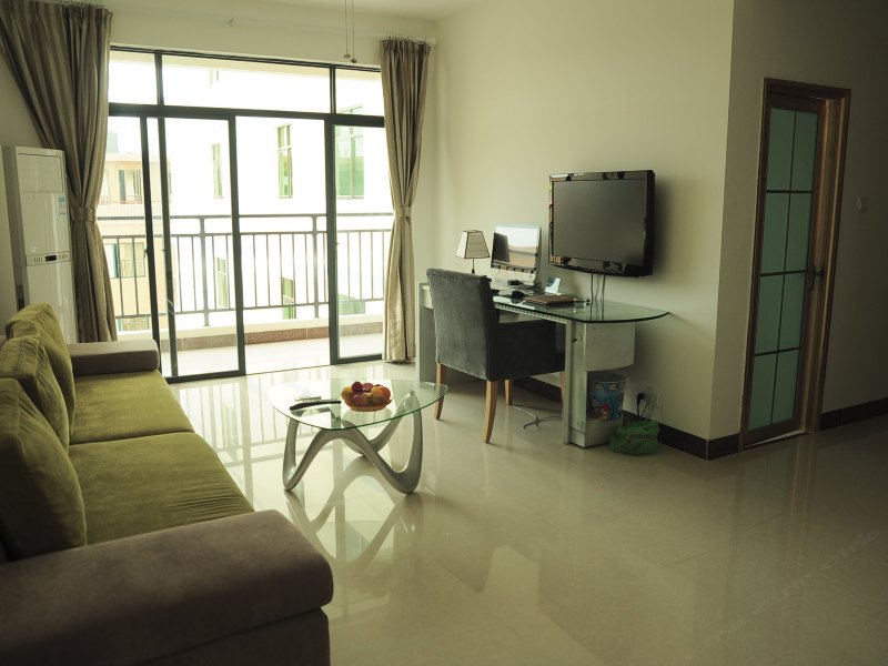 hotelPic