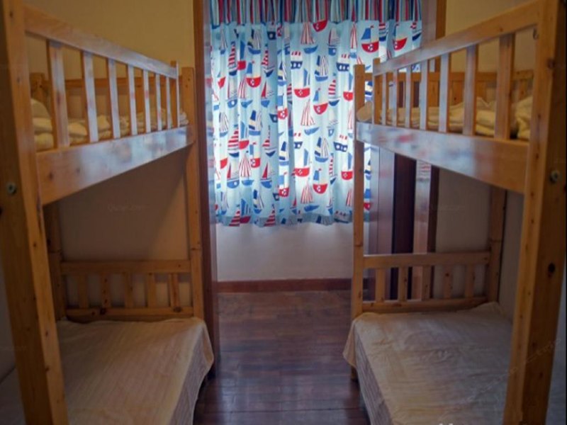 hotelPic