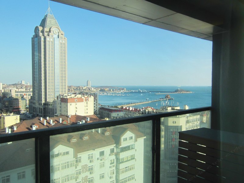 hotelPic