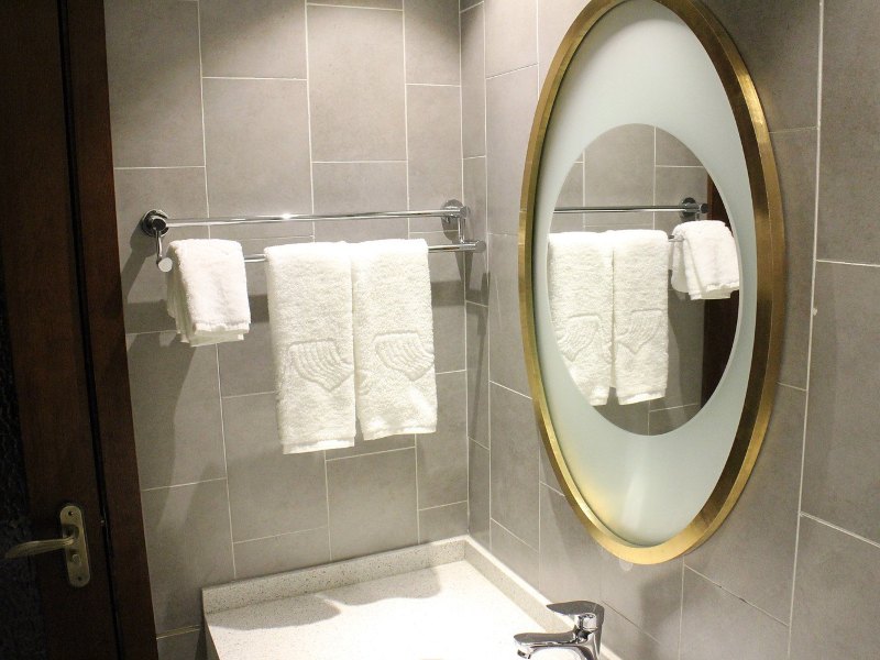 hotelPic