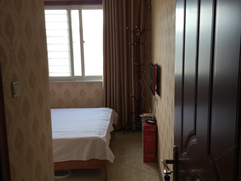 hotelPic