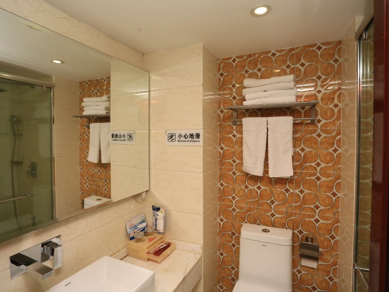 hotelPic