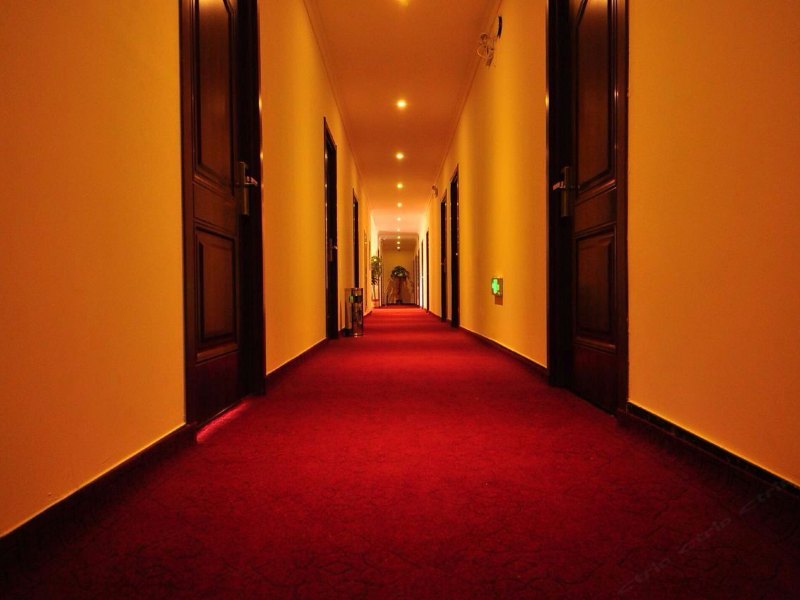 hotelPic