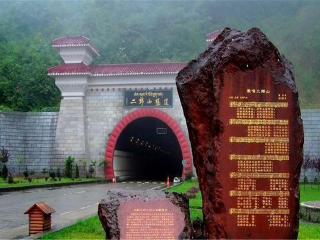 稻城亞丁八月份旅游_去稻城亞丁游要多少錢(qián)_稻城亞丁組團(tuán)旅游