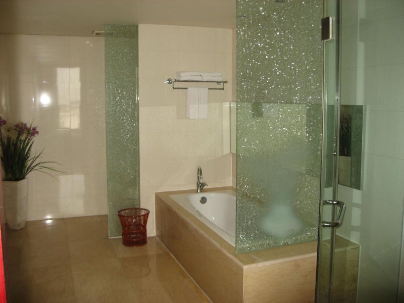 hotelPic