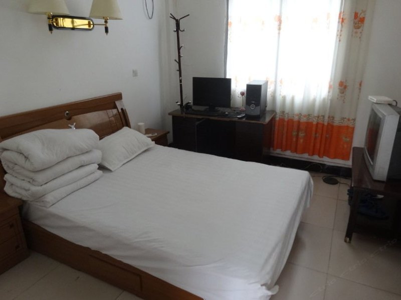 hotelPic