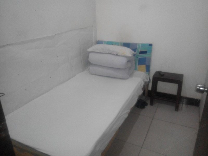 hotelPic