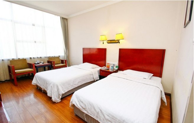 hotelPic
