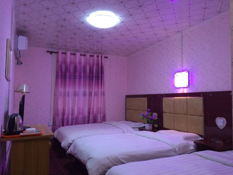 hotelPic