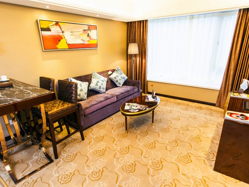 hotelPic