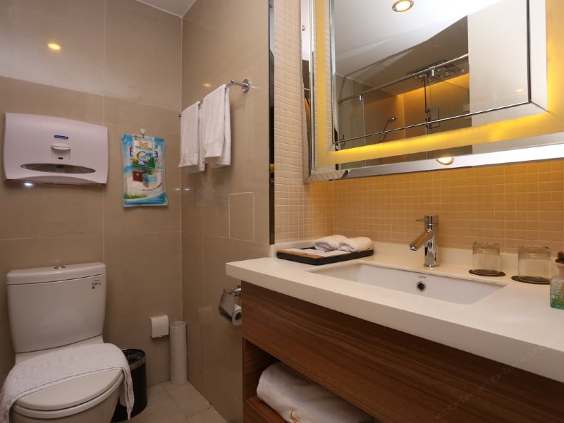 hotelPic