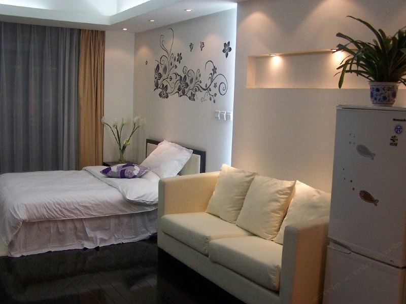 hotelPic