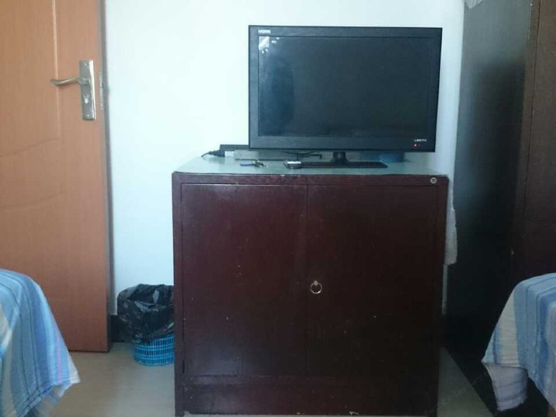 hotelPic