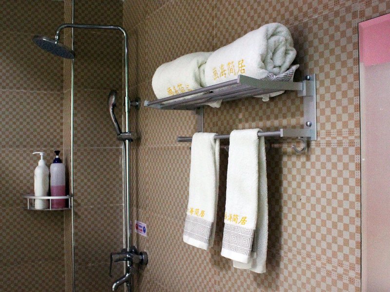 hotelPic