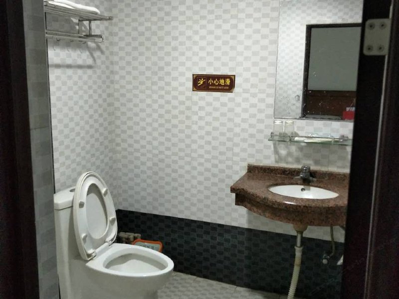 hotelPic