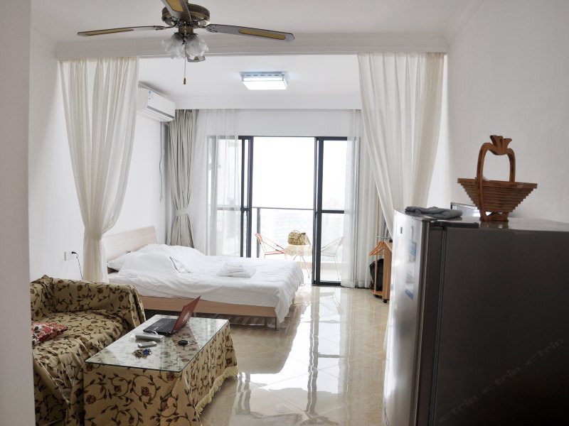 hotelPic