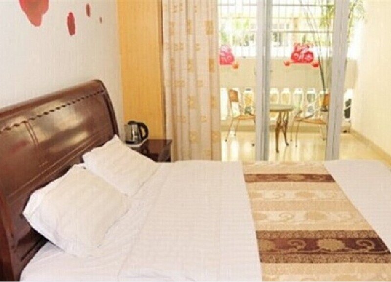 hotelPic