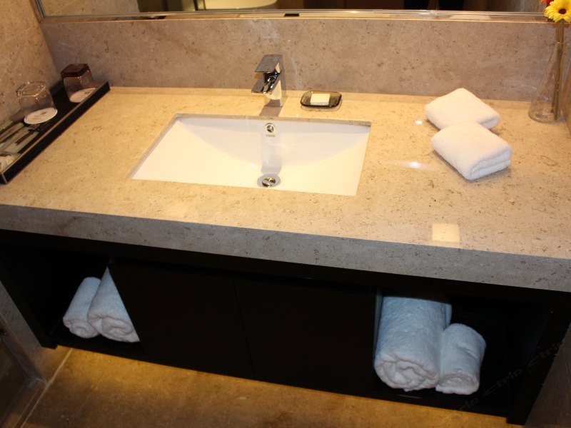 hotelPic