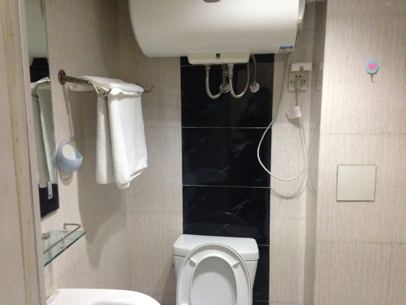 hotelPic