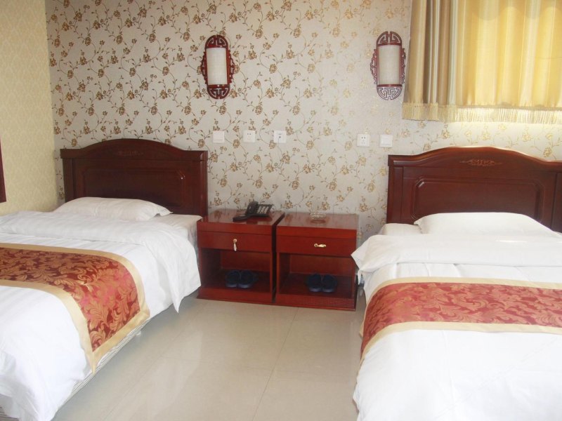 hotelPic
