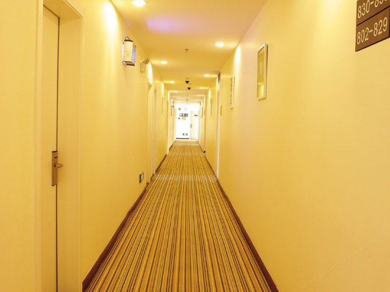 hotelPic