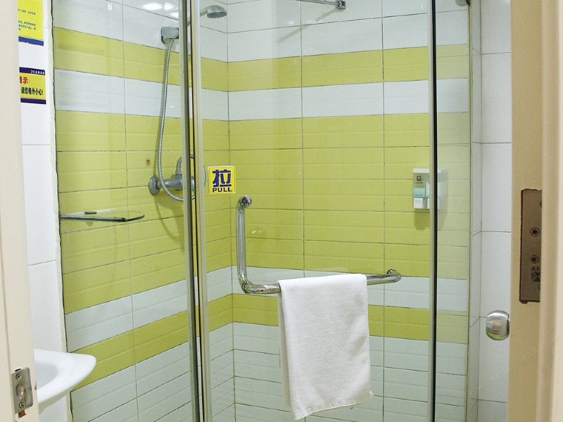 hotelPic