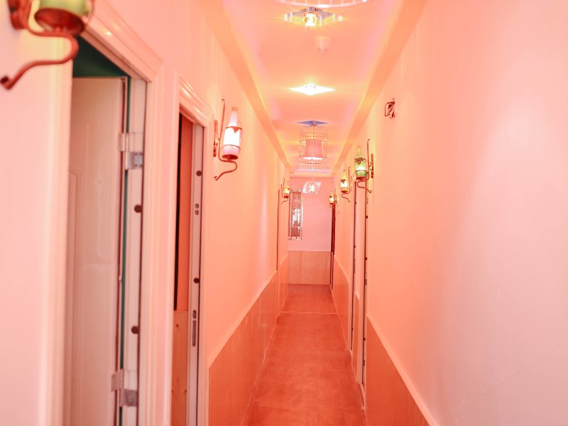 hotelPic