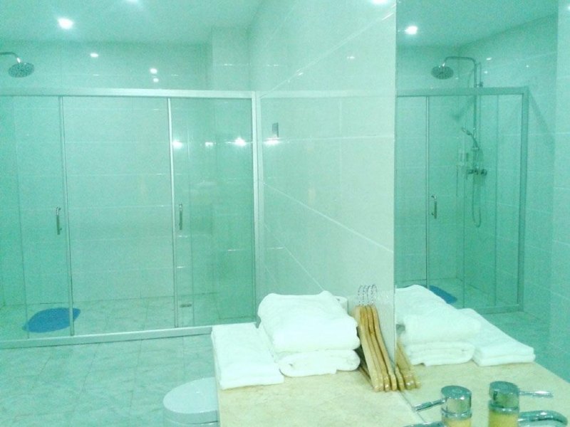 hotelPic