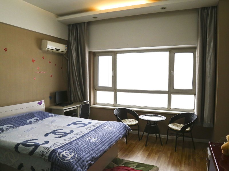 hotelPic