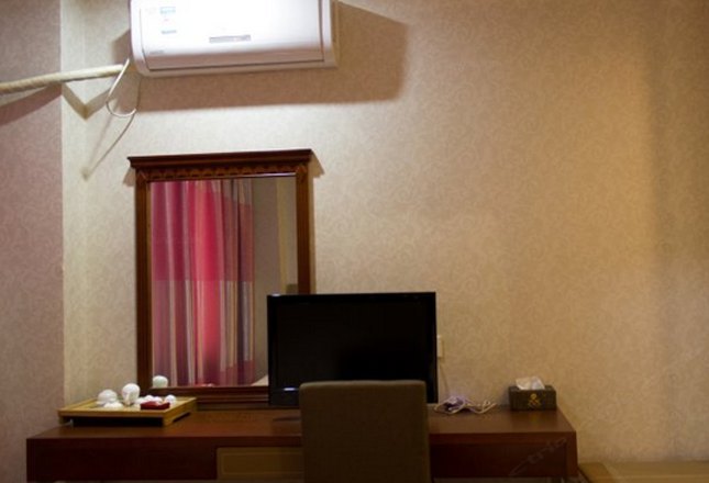hotelPic