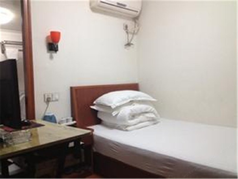 hotelPic