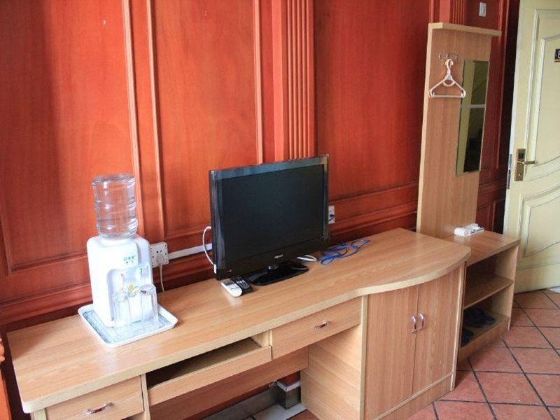 hotelPic
