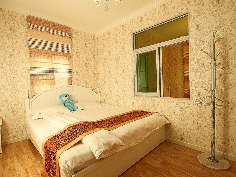 hotelPic