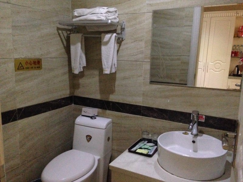 hotelPic