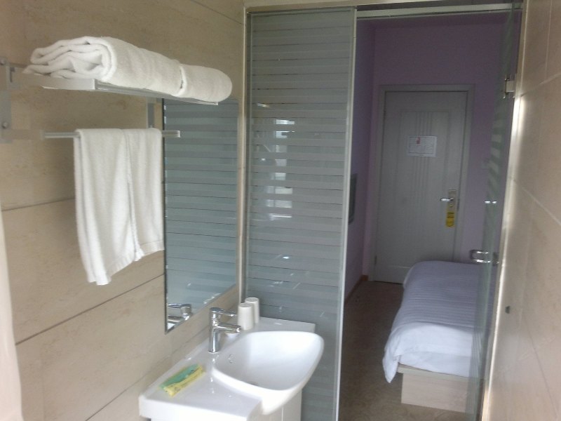 hotelPic