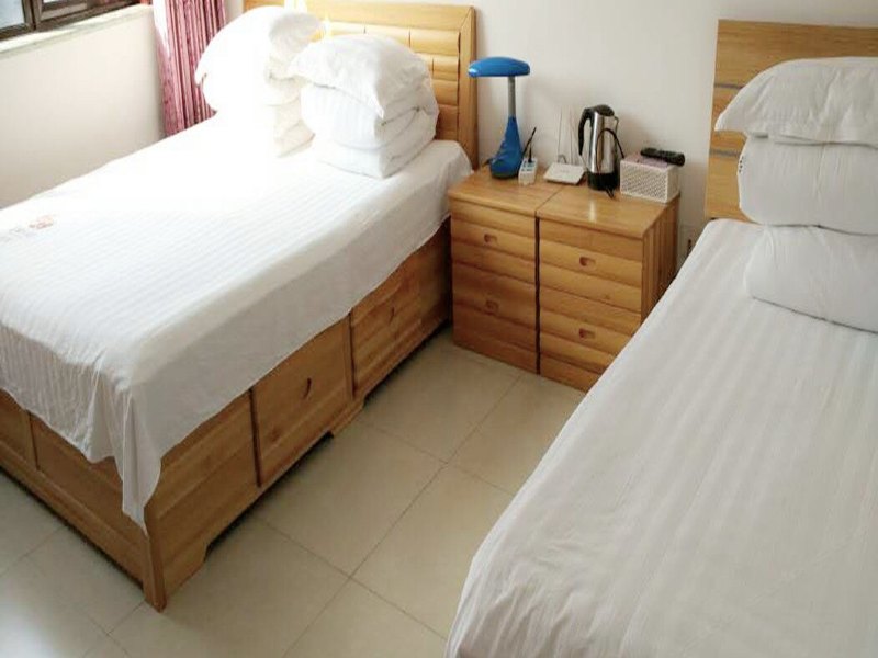 hotelPic