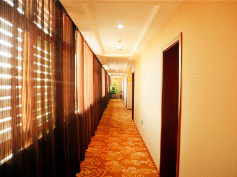 hotelPic