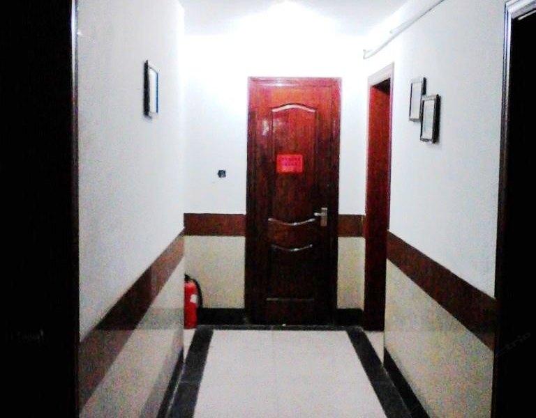 hotelPic