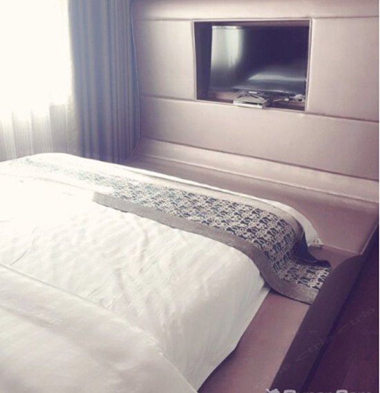 hotelPic
